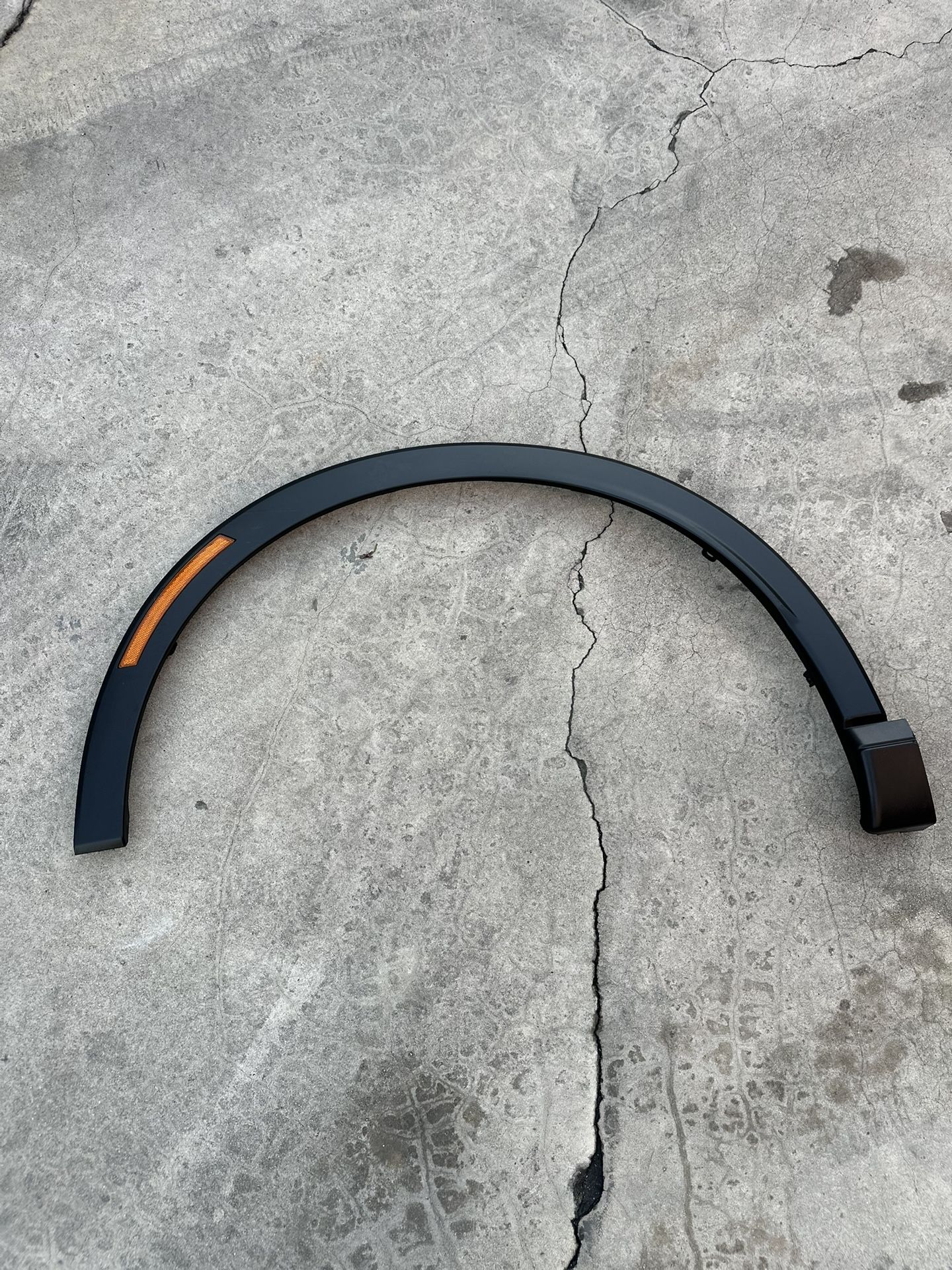 2023-2024 Honda CR-V Left Wheel Opening Molding OEM 74157-3A0-A0