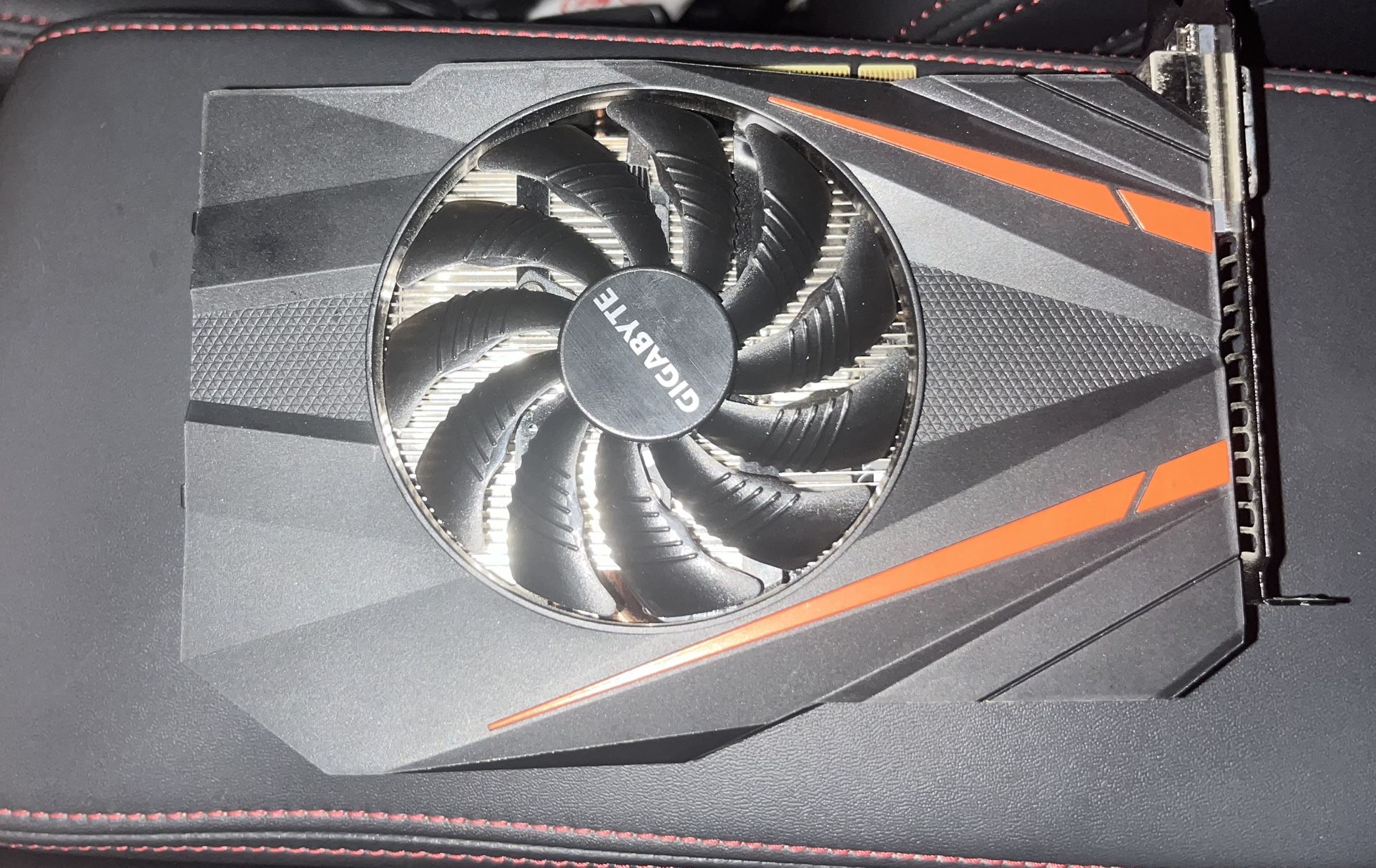 GIGABYTE GeForce GTX 1060 3gb graphics card