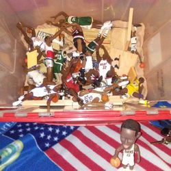 Nickknocks of basketball players Larry bird shaquiel braynt Michael. Im asking 25.00 each or deal 75.00 for all they dont make this.