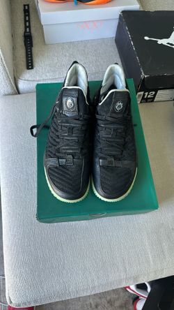 Lebron 16 Glow- Sz 11 Like New! 