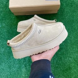 UGG Tazz Mustard Seed Size 9  