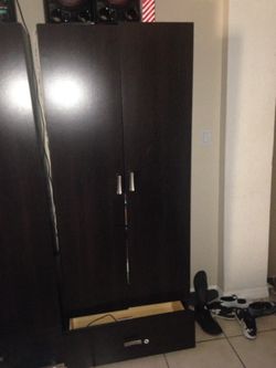 Storage cabinet