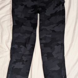 Size 6 Women's Lululemon Leggings Size Six Camoe