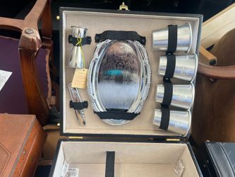 Vintage-Style Portable Travel Bar Set