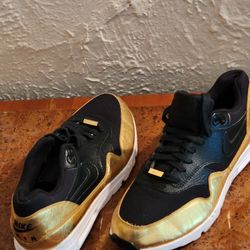 Nike Air Max 1 Super Bowl 50 Edition Women's Size 8