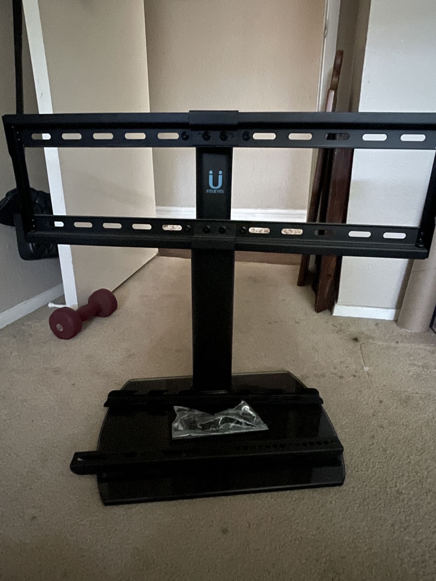 Fit Eyes Tv Stand
