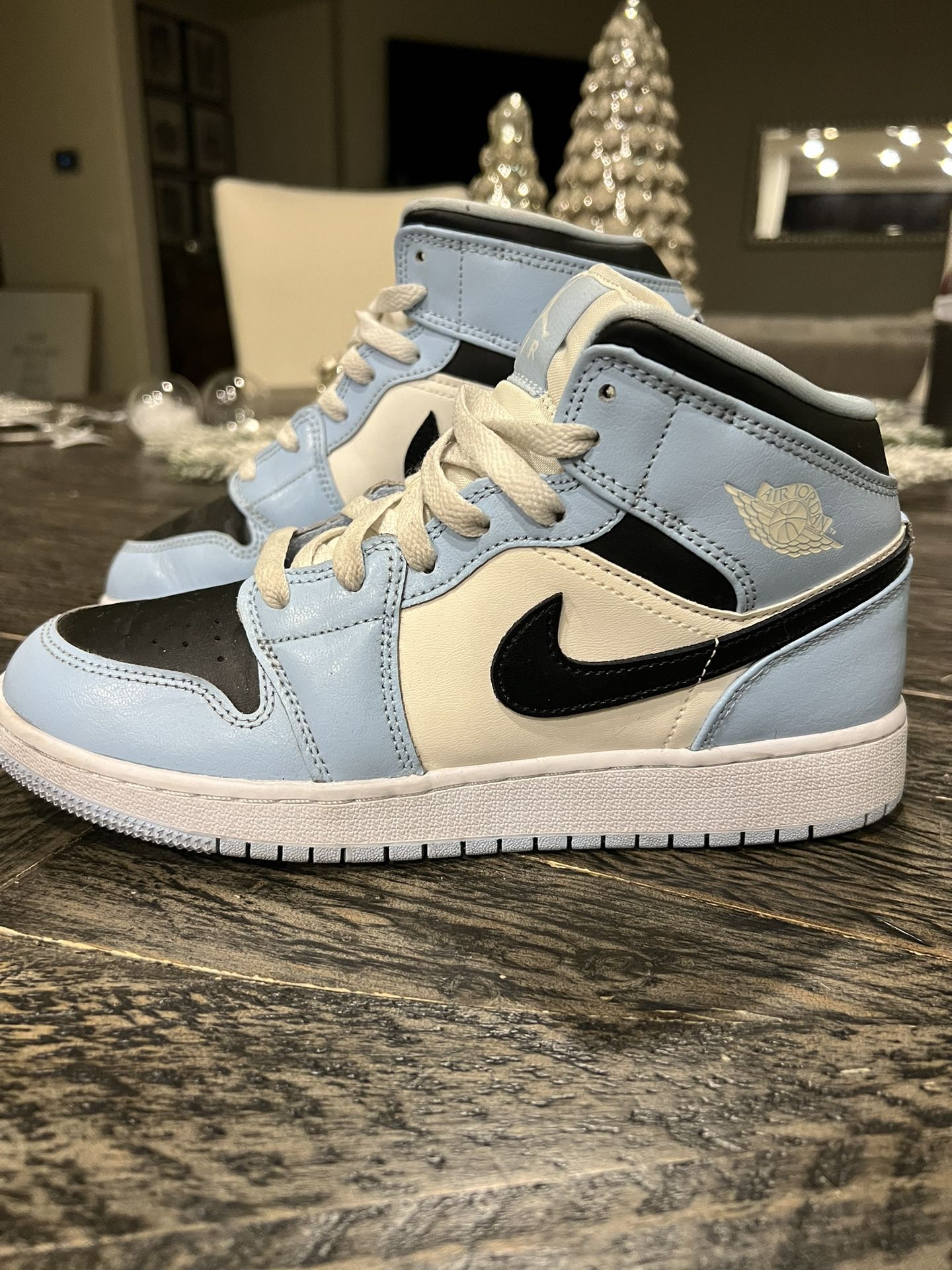 2021 Air Jordan Retro High OG 'University Blue'