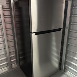 Vissani Top Freezer Refrigerator 
