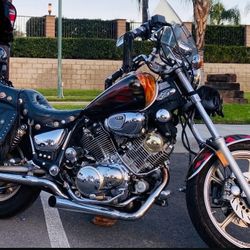 Motorcycle Yamaha 1100cc custom bike dressed .