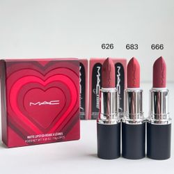 Perfect lipstick gift set