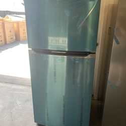 🚨FRIGIDAIRE TOP FREEZER STAINLESS STEEL 🚨