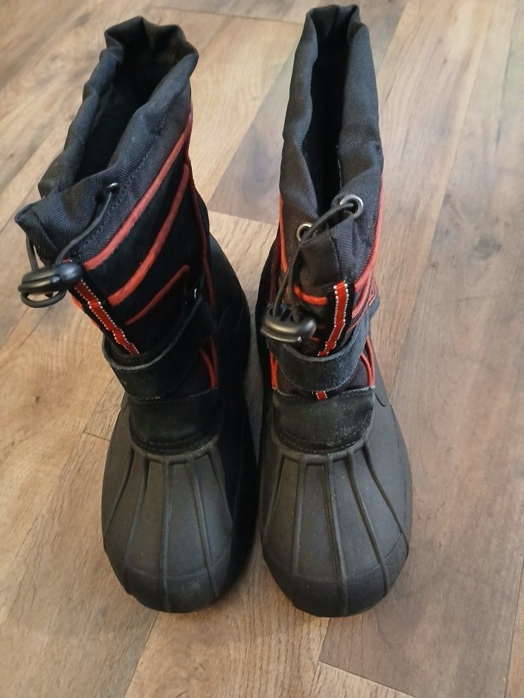Snow Boots Size 3