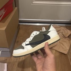 Jordan 1 Travis Scott