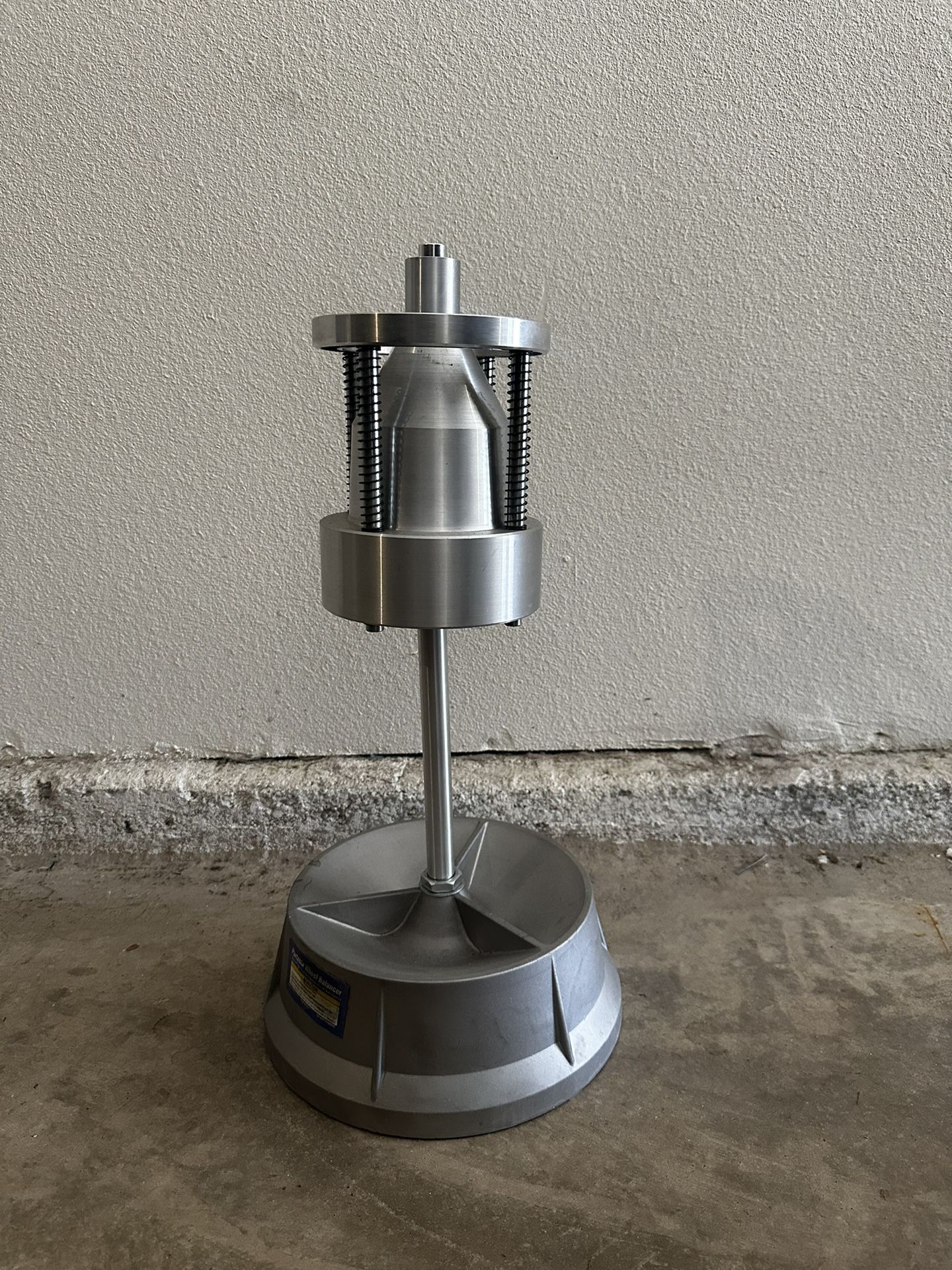Tire Wheel Balancer with Bubble Level