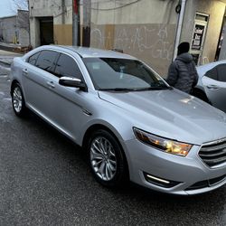 2014 Ford Taurus