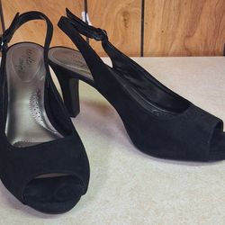 Black Open-toed heels with Heel Strap