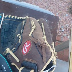2 Brand New Baseball Gloves Get The Pair 30$