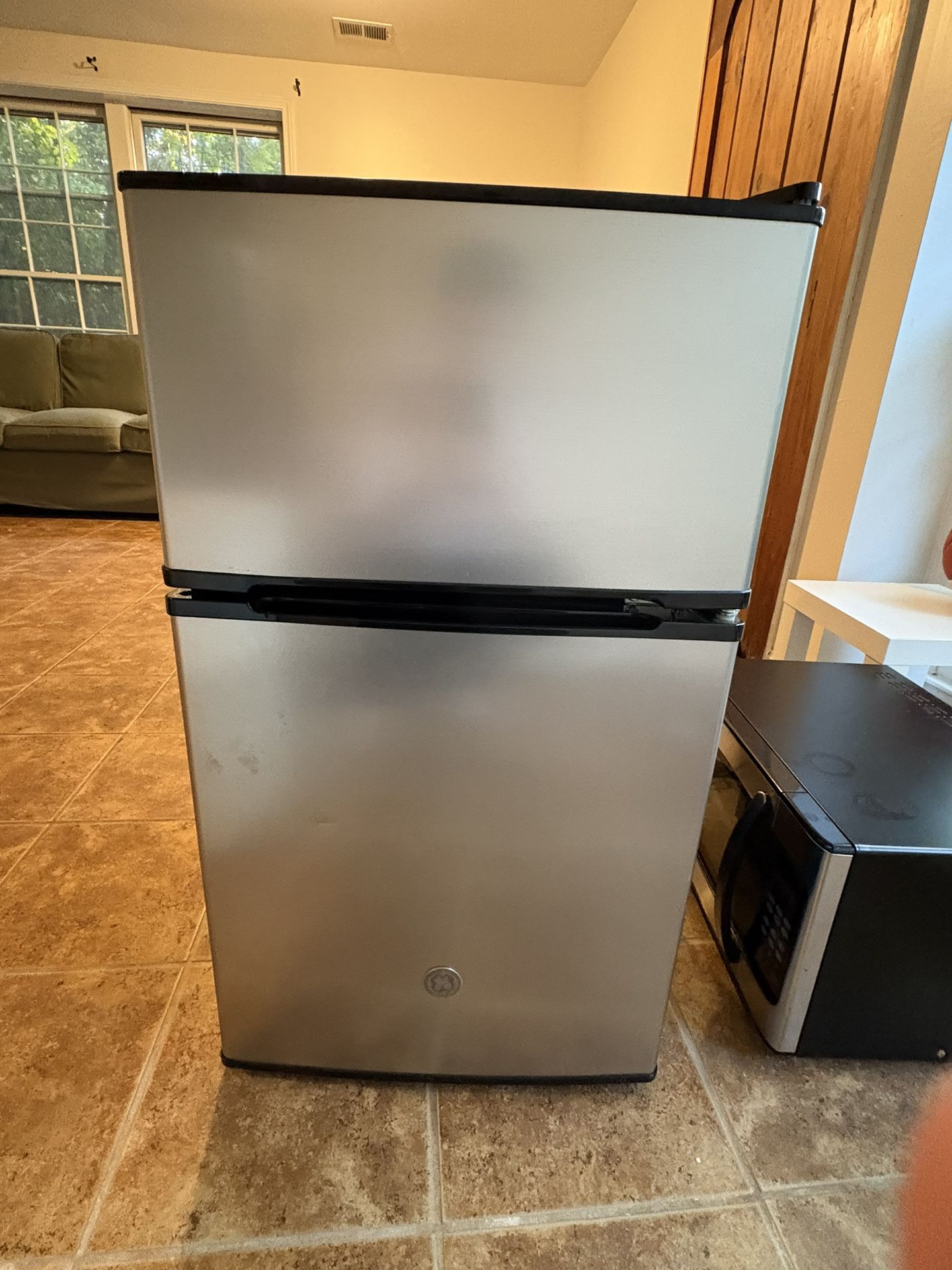GE Mini Fridge