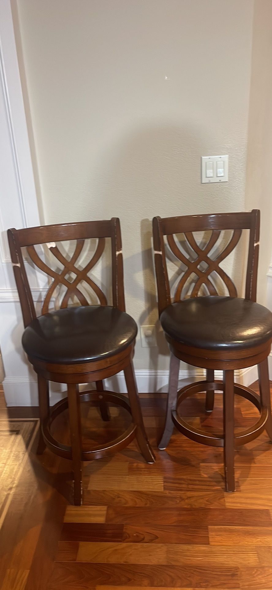 Bar Stools MUST GO TODAY 