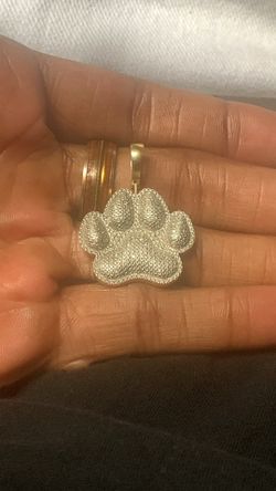 Paw pendant