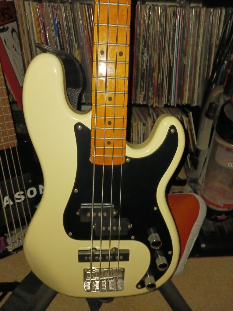 SX short Scale Bass
