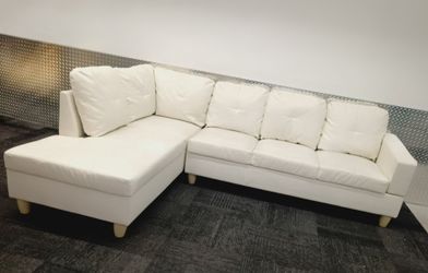 Free Delivery Today! Beautiful L shape sectional. No stains or rips. Well kept ! Comfy couch sofa