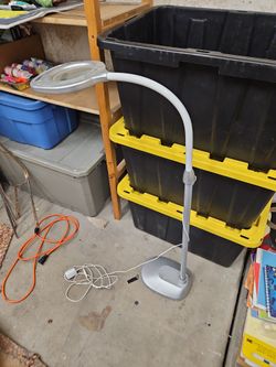 Lamp magnifier light