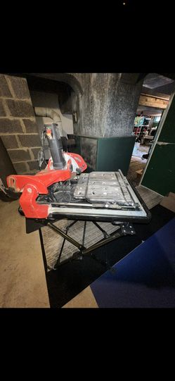 Tile Cutter/ Comes with Tool Box