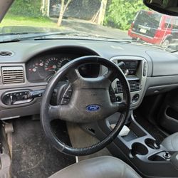 2004 Ford Explorer