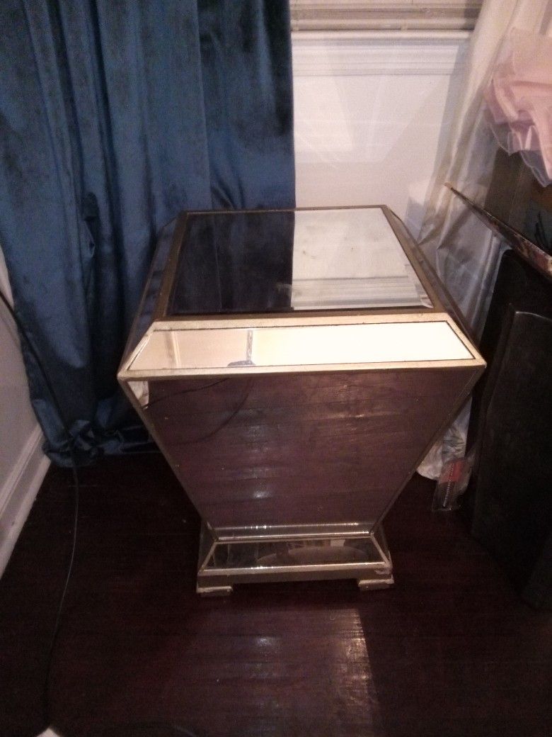 2 Mirror And Wooden Side Tables