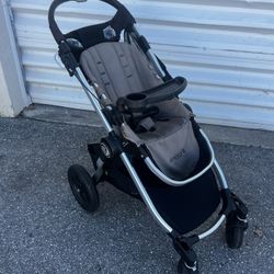 Baby Jogger City Select Stroller! Good condition! Easy to fold.  Retails $299.99