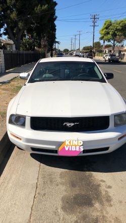 Ford mustang 2008 low miles!! Will be gone fast