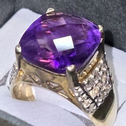 Vintage Genuine Cushion Cut Amethyst Ring in 18K YG over .925 Sterling Silver. Size 6.