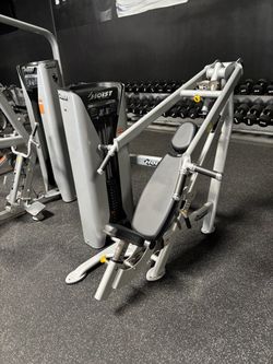 FOR SALE — HOIST HD-3300 COMMERCIAL CHEST / SHOULDER PRESS