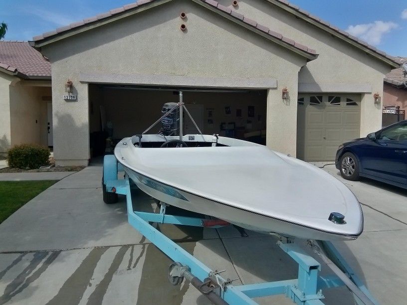 1977' Tahiti Ski Boat