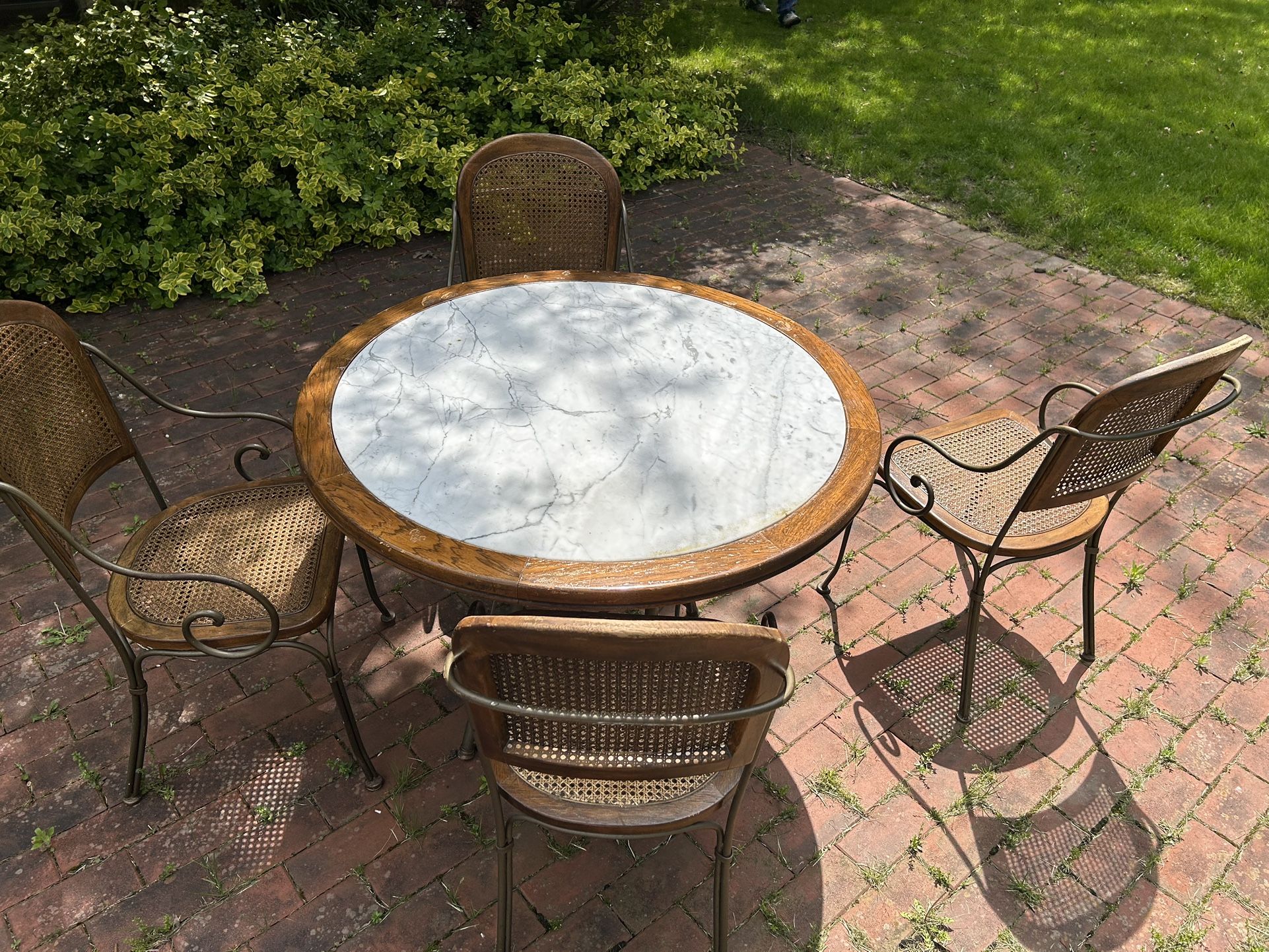 Bistro Table With 4 Chairs.