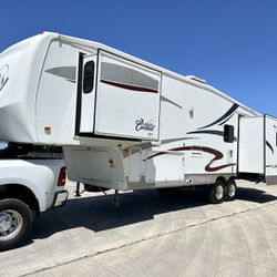2006 Cardinal Triple Slide-Out