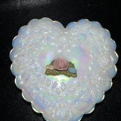 Fenton Pearly Sentiments Opaline Iridescent  Heart Shaped Glass Trinket Box.