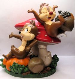 Disney Chip 'n' Dale Chipmunks Autumn Themed Resin Figurine
