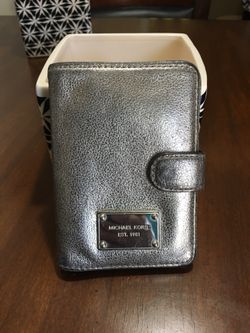 MIchael Kors wallet AUTHENTIC