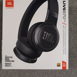 New JBL LIVE670NC Headphones 