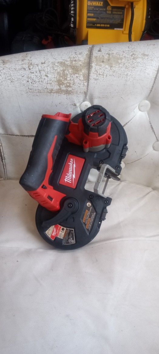 BAND SAW Milwaukee M12