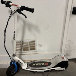 Razor E300 Electric e Scooter