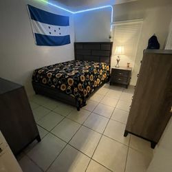 Bedroom Set 4 Pieces 