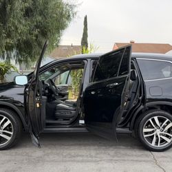 2018 Honda Pilot ELITE AWD w/Nav w/DVD w/Blind Sens, 59K Miles, No Accidents