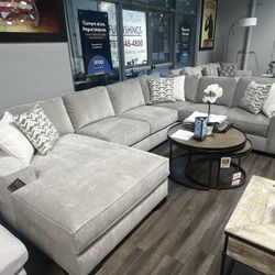 Vitto Modern Sectional! Wide Chaise Lounge!