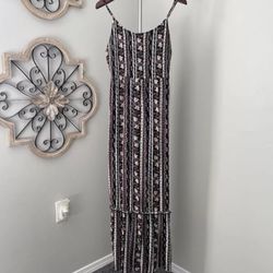 SO Goods for Life Bodycon Maxi Ruffled Dress size M🏖️Ditsy Flower smocked bust