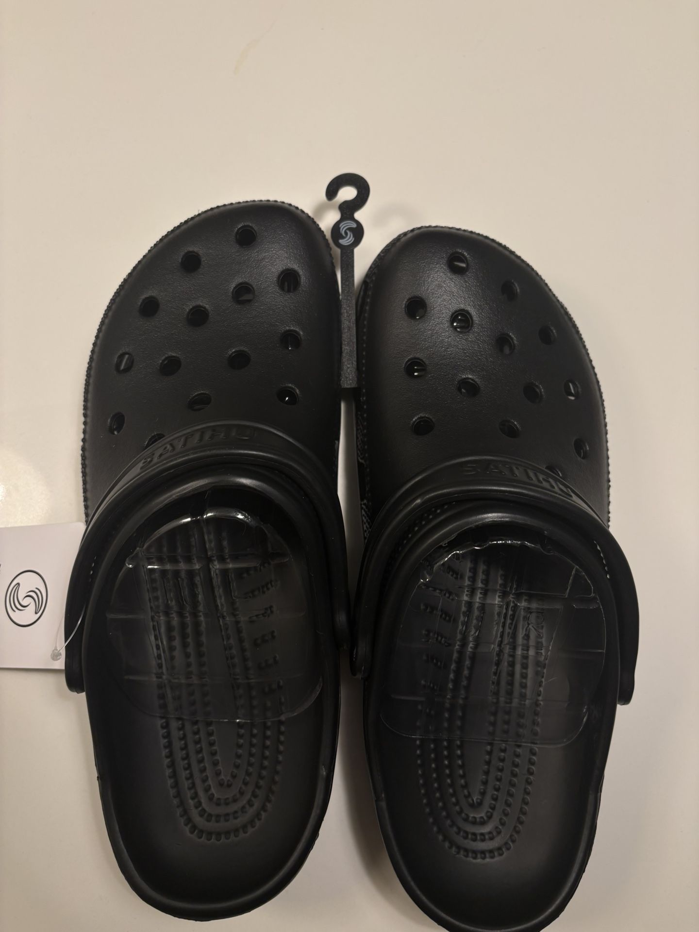 Black Crocs