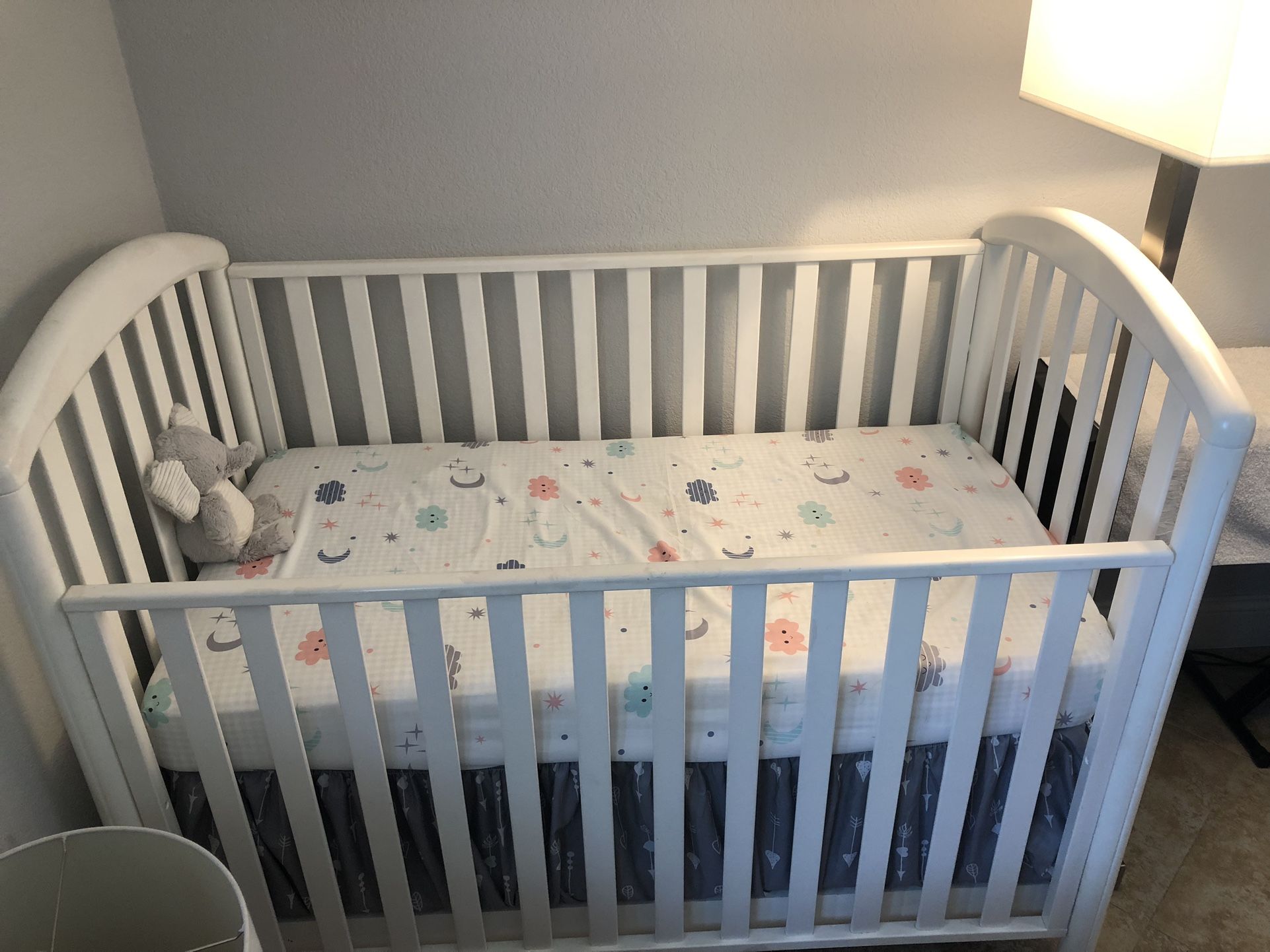 Baby Crib With Mattress and Drawer 