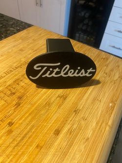 Trailer hitch Titleist insert